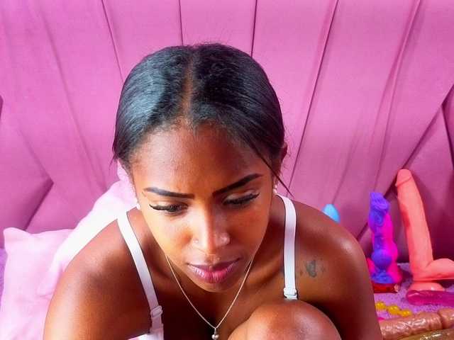 AngeyaPetite live cam on BongaCams