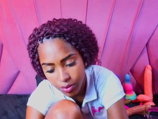 AngeyaPetite live cam on BongaCams