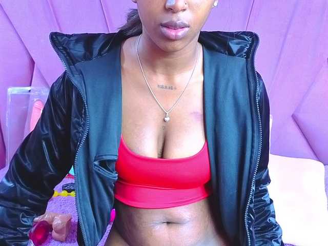AngeyaPetite live cam on BongaCams