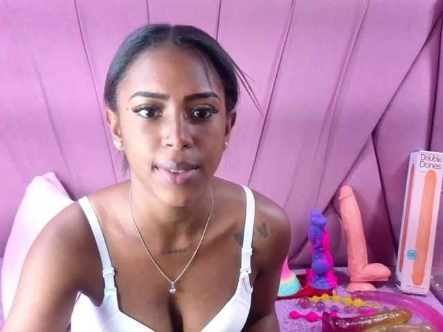 AngeyaPetite live cam on BongaCams