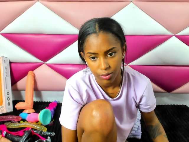 AngeyaPetite live cam on BongaCams