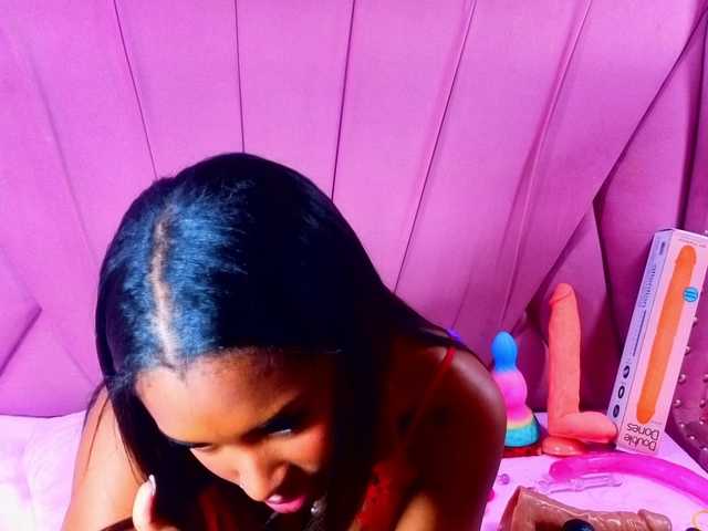 AngeyaPetite live cam on BongaCams