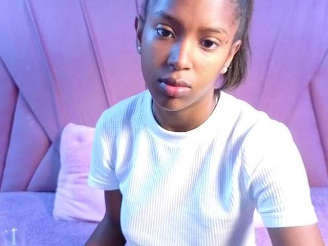 AngeyaPetite live cam on BongaCams