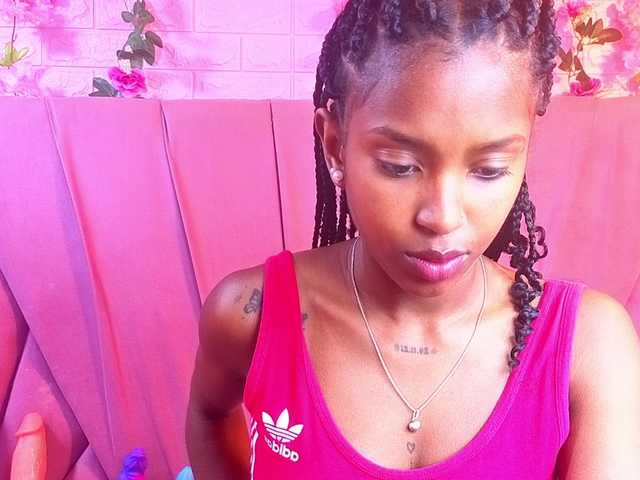 AngeyaPetite live cam on BongaCams