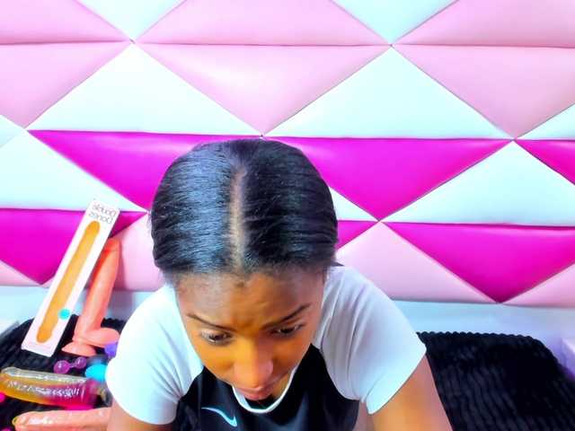 AngeyaPetite live cam on BongaCams