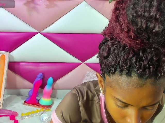AngeyaPetite live webcam show