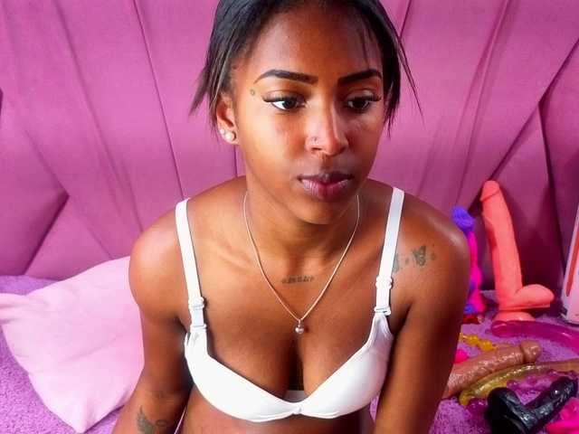 AngeyaPetite live cam on BongaCams