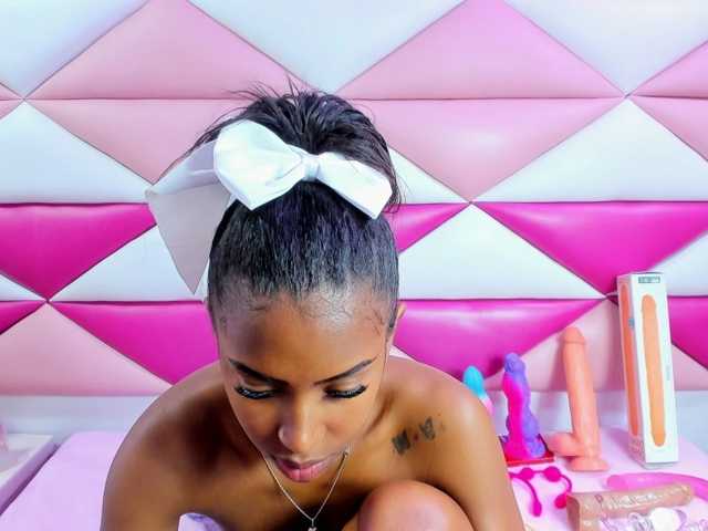 AngeyaPetite live cam on BongaCams