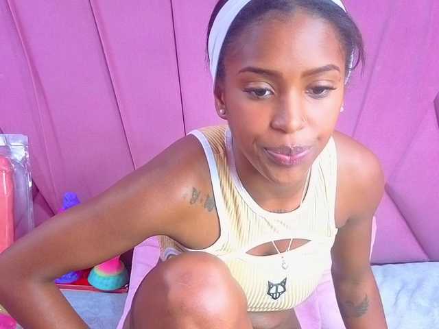 AngeyaPetite live cam on BongaCams