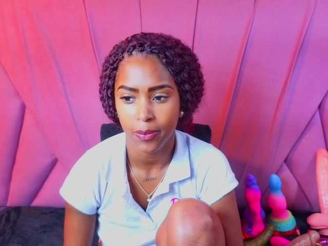 AngeyaPetite live cam on BongaCams