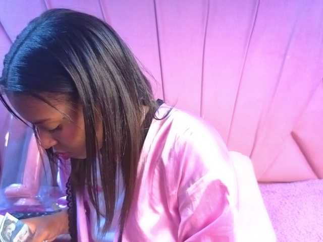 AngeyaPetite live cam on BongaCams