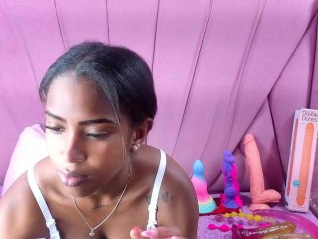 AngeyaPetite live cam on BongaCams
