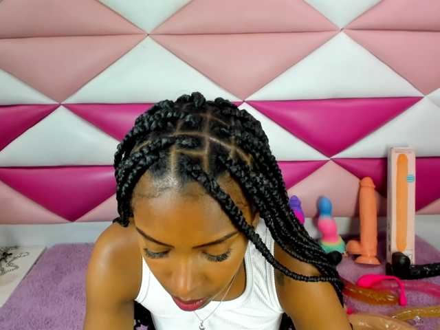 AngeyaPetite live cam on BongaCams
