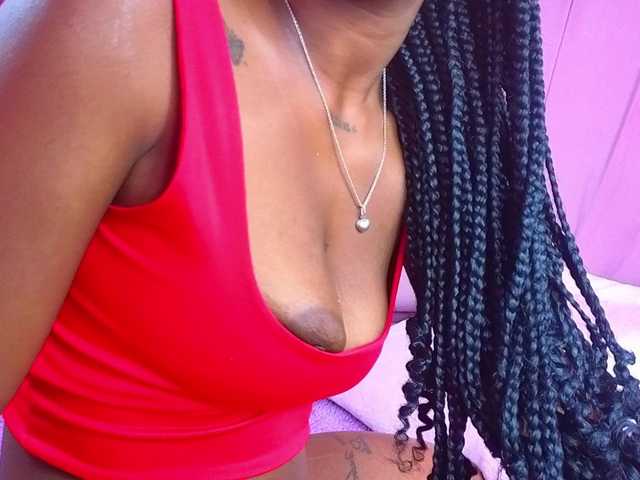 AngeyaPetite live cam on BongaCams