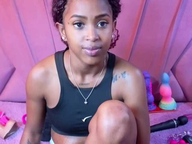 AngeyaPetite live cam on BongaCams