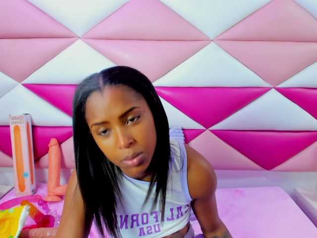 AngeyaPetite live cam on BongaCams