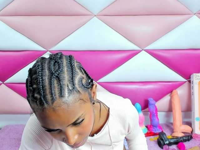 AngeyaPetite live cam on BongaCams