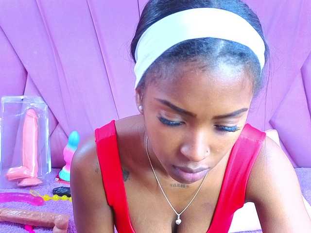 AngeyaPetite live cam on BongaCams
