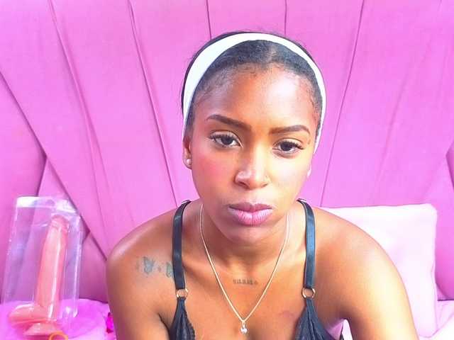 AngeyaPetite live cam on BongaCams