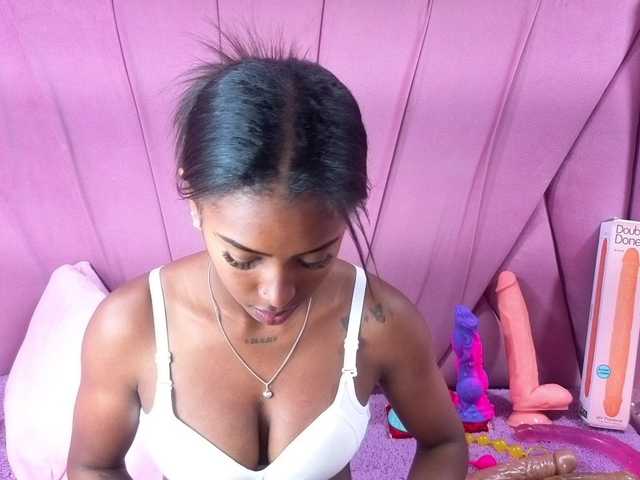 AngeyaPetite live cam on BongaCams