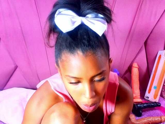 AngeyaPetite live cam on BongaCams