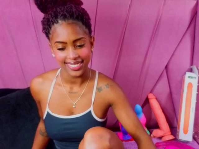 AngeyaPetite live cam on BongaCams