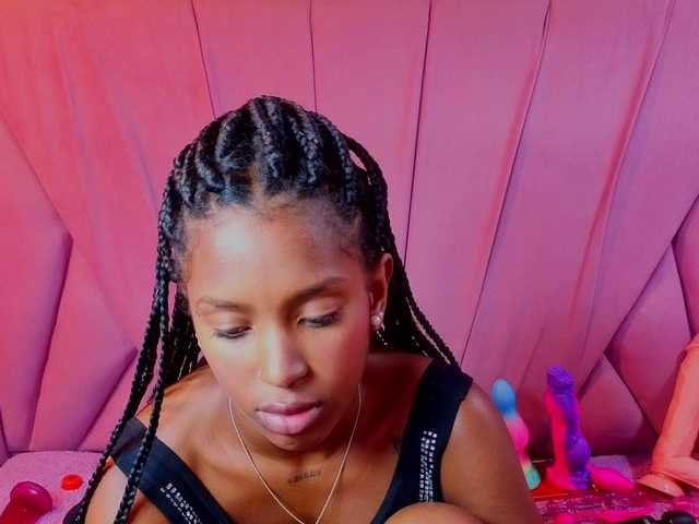 AngeyaPetite live cam on BongaCams