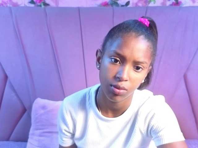 AngeyaPetite live cam on BongaCams
