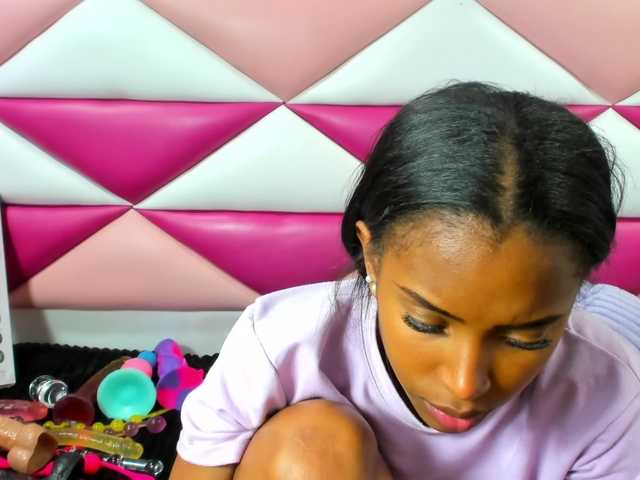 AngeyaPetite live cam on BongaCams