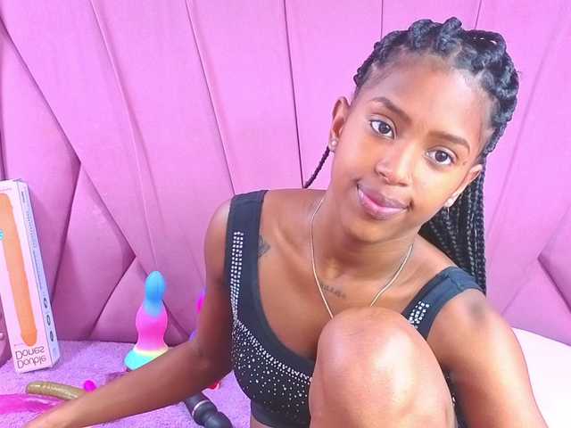 AngeyaPetite live cam on BongaCams