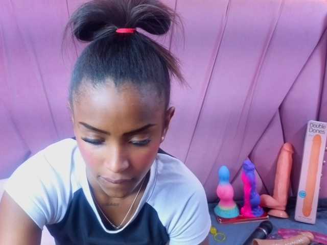 AngeyaPetite live cam on BongaCams