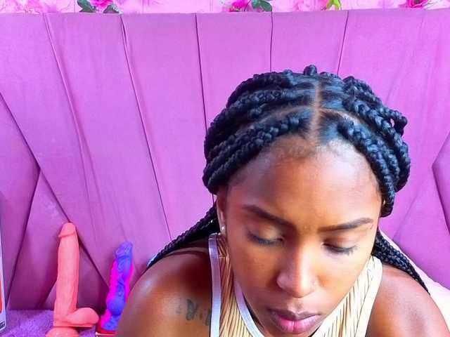 AngeyaPetite live cam on BongaCams