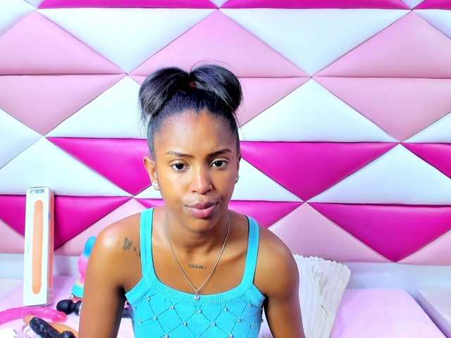 AngeyaPetite live cam on BongaCams