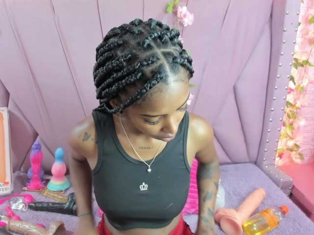 AngeyaPetite live cam on BongaCams