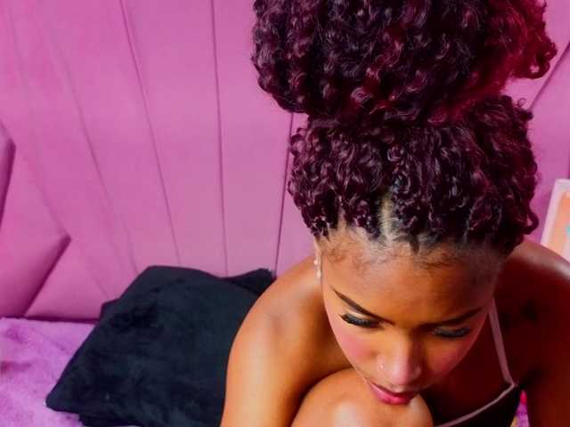 AngeyaPetite live cam on BongaCams
