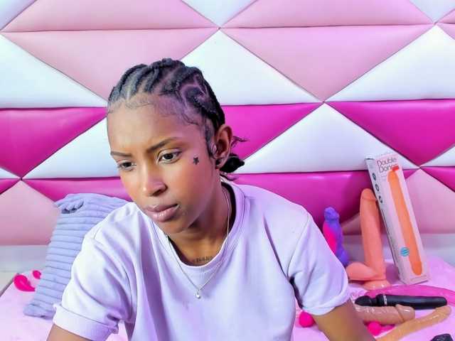 AngeyaPetite live cam on BongaCams