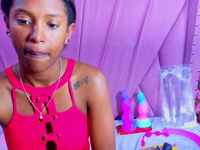 AngeyaPetite Live Cam on BongaCams