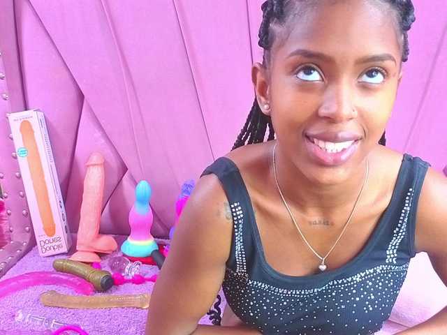 AngeyaPetite live cam on BongaCams