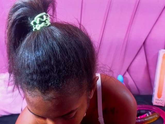 AngeyaPetite live cam on BongaCams