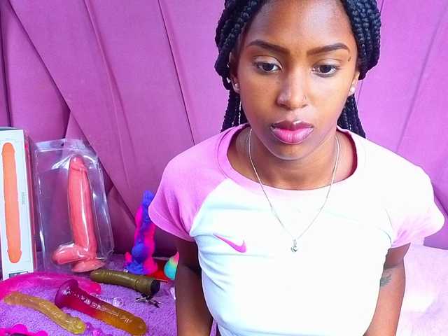AngeyaPetite live cam on BongaCams