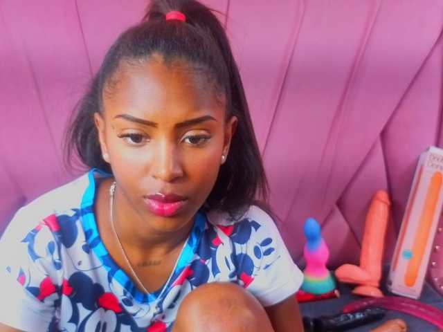 AngeyaPetite live cam on BongaCams