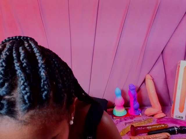 AngeyaPetite live cam on BongaCams