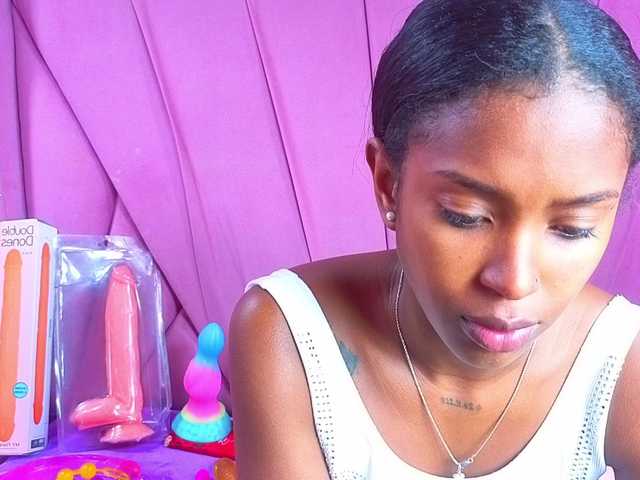 AngeyaPetite live cam on BongaCams