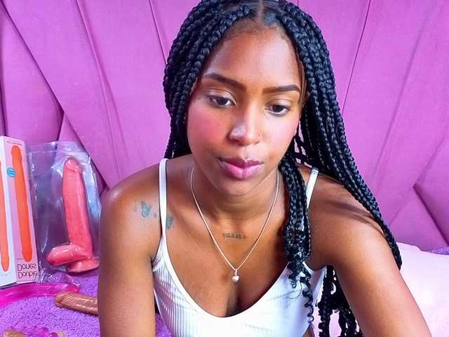 AngeyaPetite live cam on BongaCams