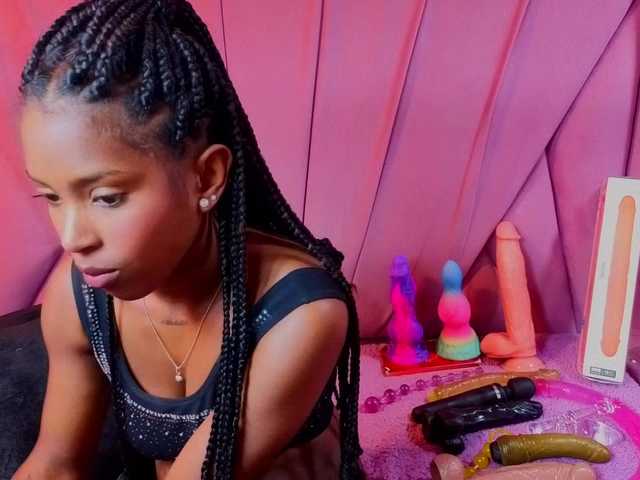 AngeyaPetite live cam on BongaCams