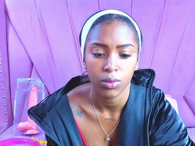 AngeyaPetite live cam on BongaCams
