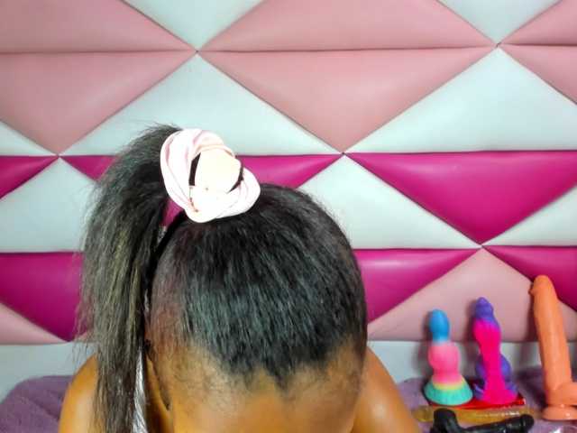 AngeyaPetite live cam on BongaCams