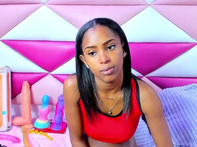 AngeyaPetite live cam on BongaCams