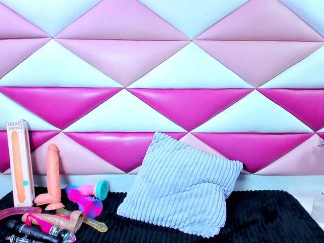 AngeyaPetite live cam on BongaCams