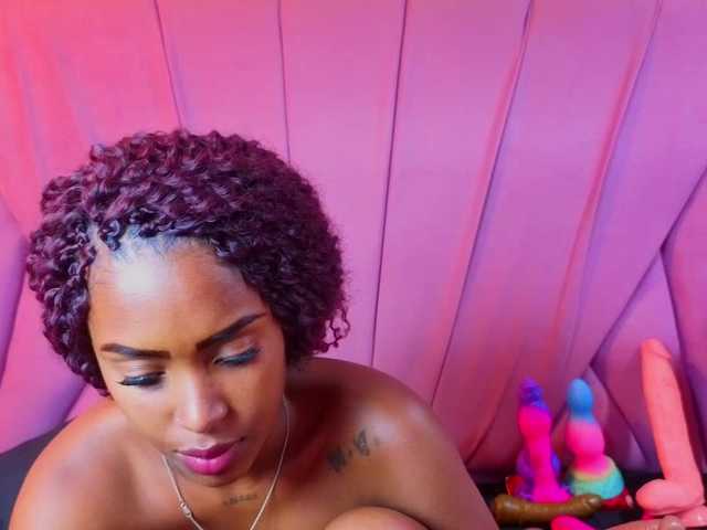 AngeyaPetite live cam on BongaCams